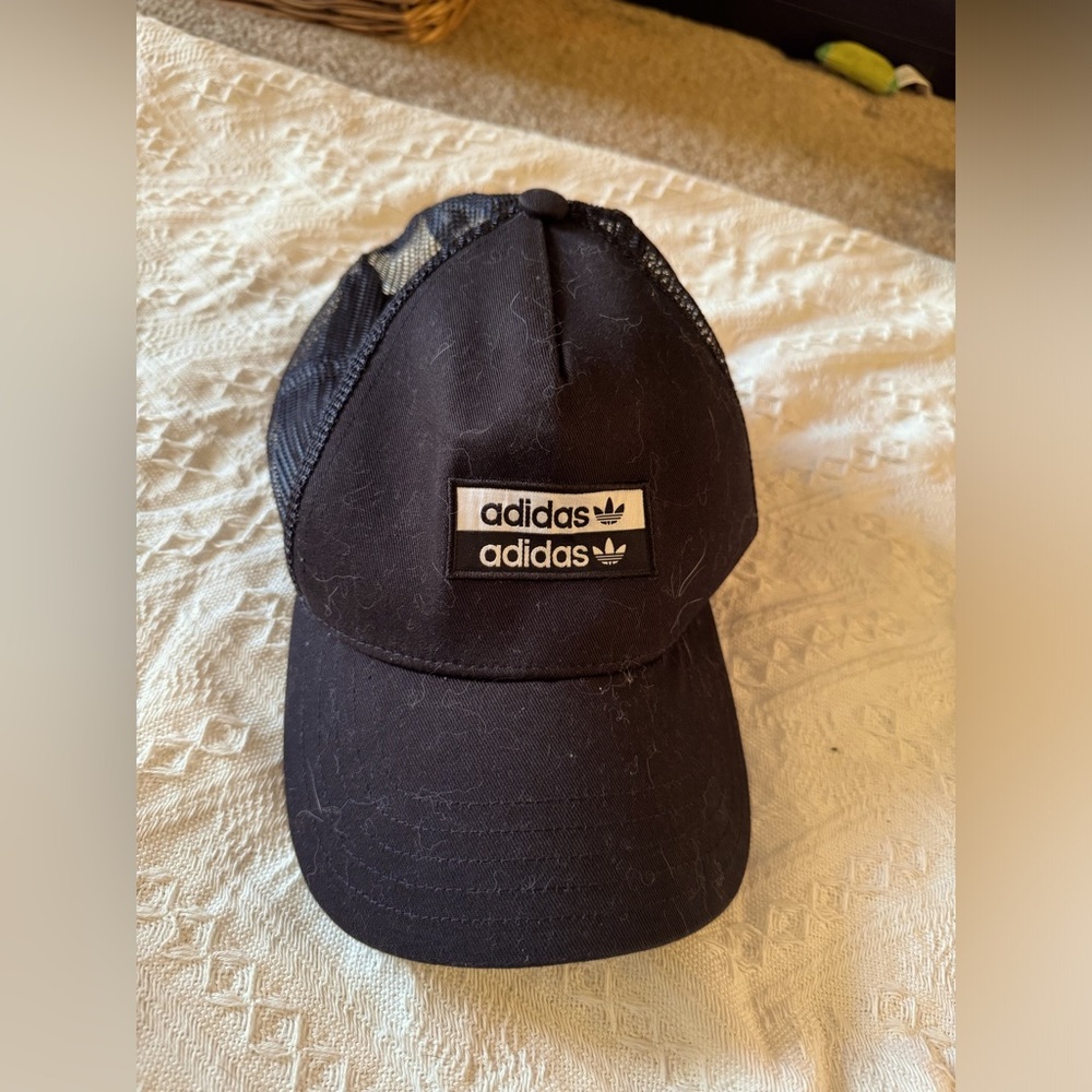 Adidas Snap back trucker hat